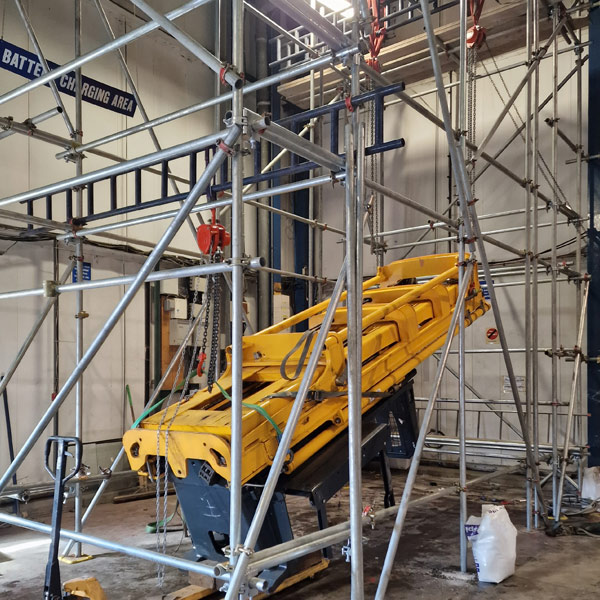 Scaffold lifting service in the UK