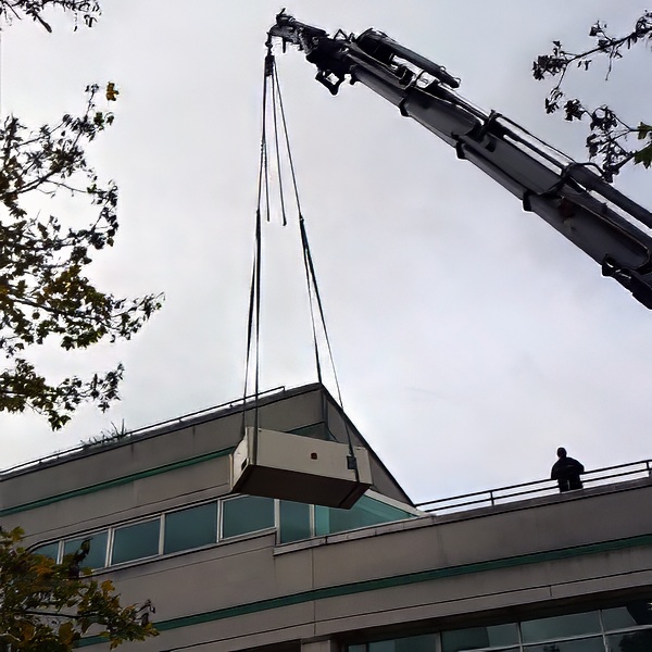 Contract lifting services in the UK